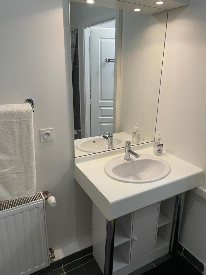 Chambre Agreable Avec Jacuzzi Marseilles Exterior foto